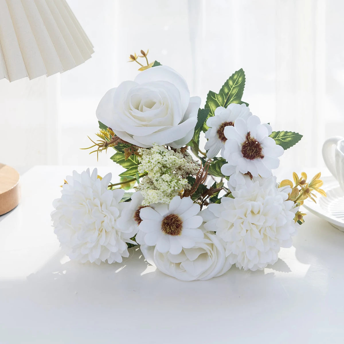 bouquet fleurs artificielles roses classiques intérieur mariage anniversaire décoration vase blanc