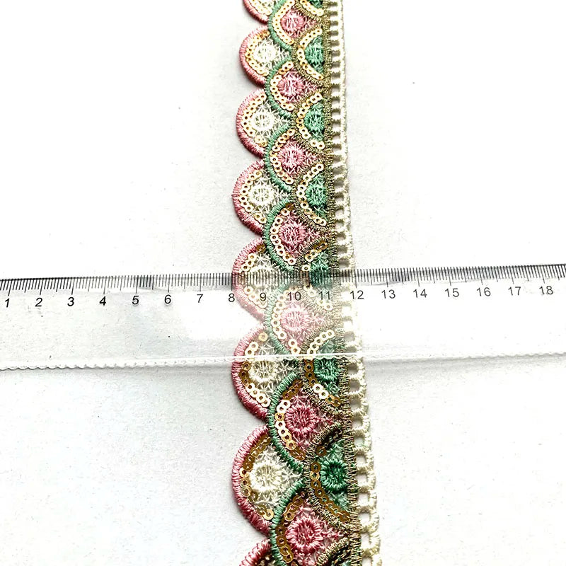 ruban décoratif dentelle 4cm large dorées motif floral blanc rose vert