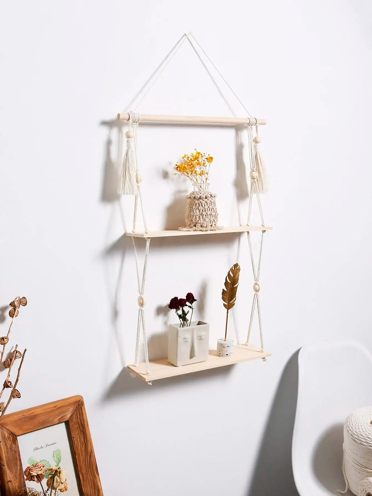 Étagère murale flottante boho nordique avec pots de fleurs - vue latérale