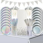assiettes holographiques argentées gobelets pailles serviettes guirlande festif moderne événement anniversaire mariage