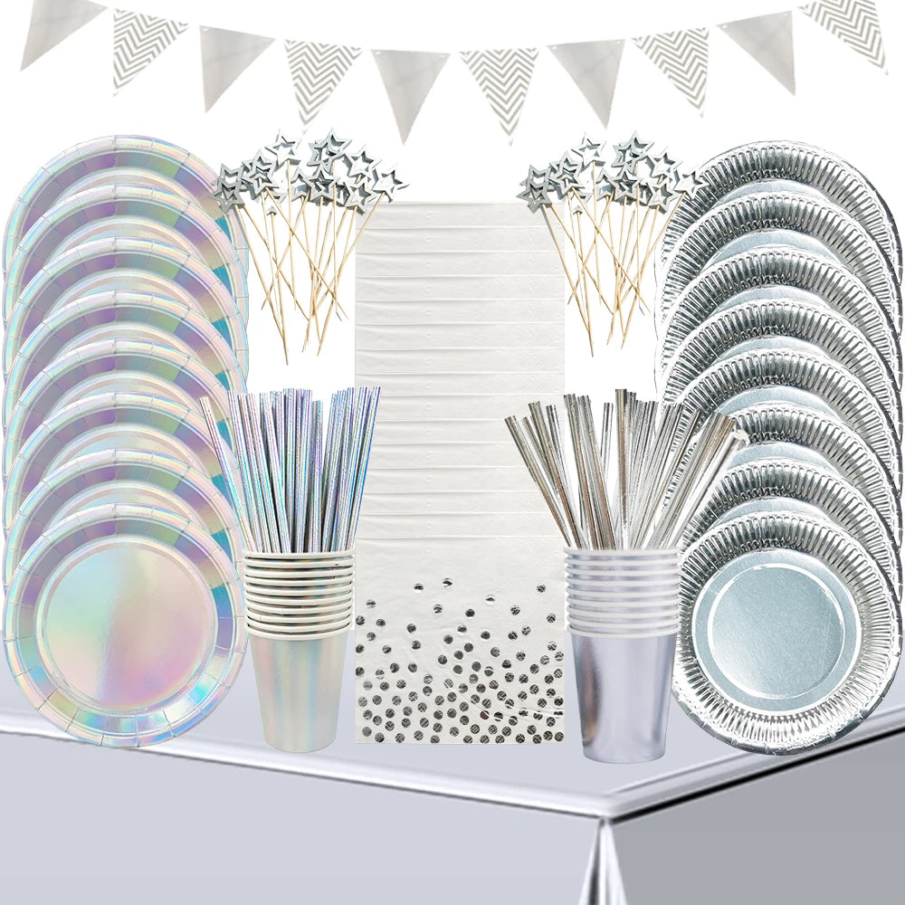 assiettes holographiques argentées gobelets pailles serviettes guirlande festif moderne événement anniversaire mariage