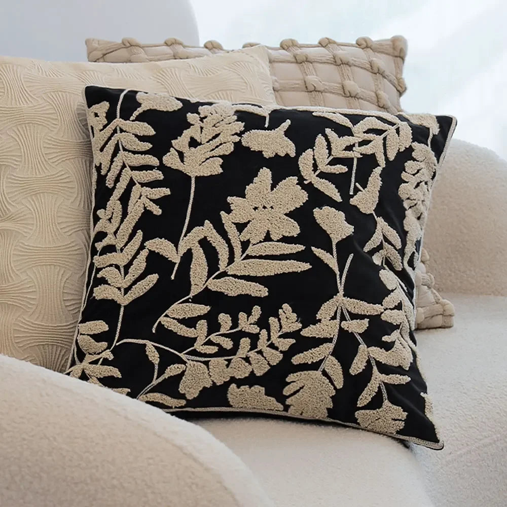 housse coussin carré brodé motif feuilles vertes tissu velours nordique décoration maison sofa living