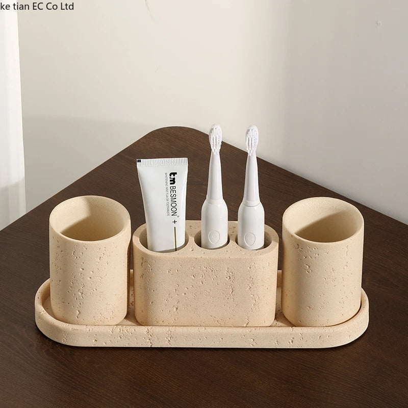 ensemble salle bain moderne beige clair brosse dents tube dentifrice distributeur savon tasses résine