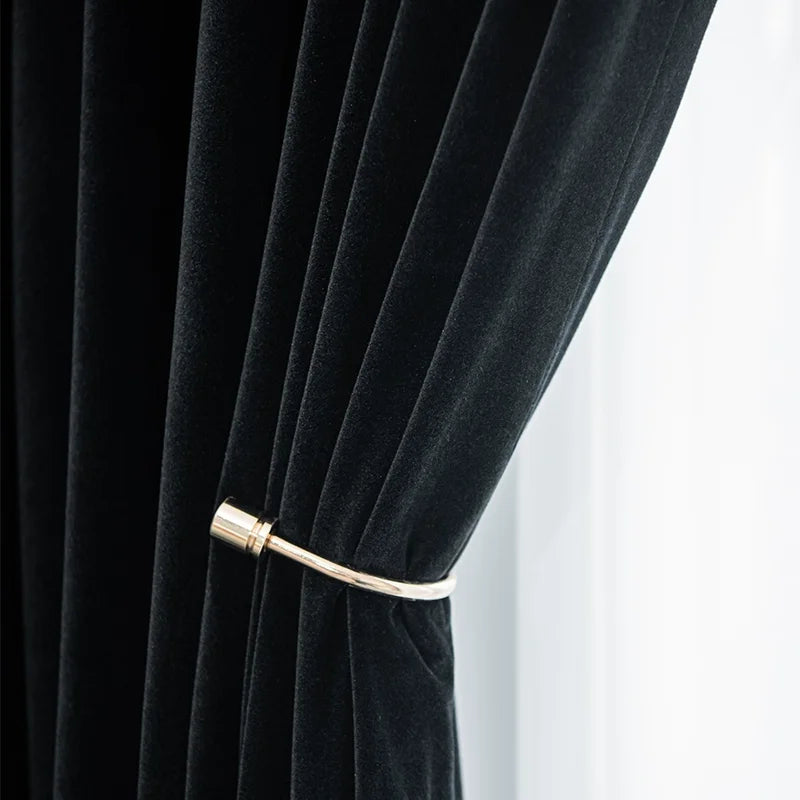 rideau velours noir blackout moderne élégant intérieur français customisable grommets