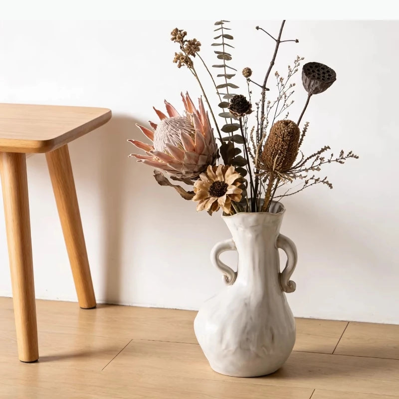 vase blanc moderne minimaliste texture légèrement rugueuse bouquet fleurs séchées unique résistant durable