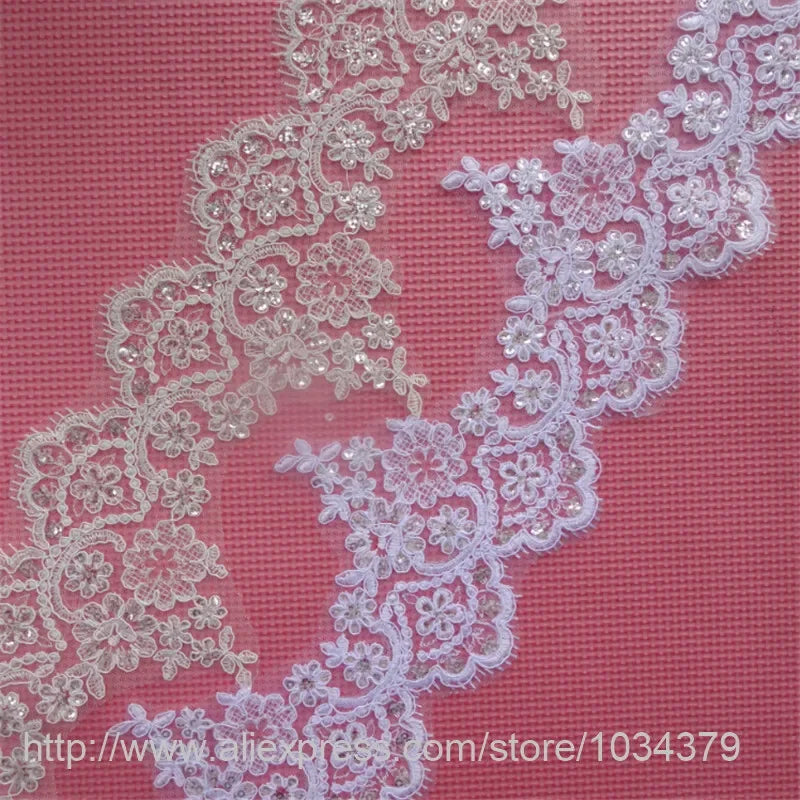 tissu dentelle fleur paillettes blanc rose beige vert mariage translucent brodé polyester 11.5cm