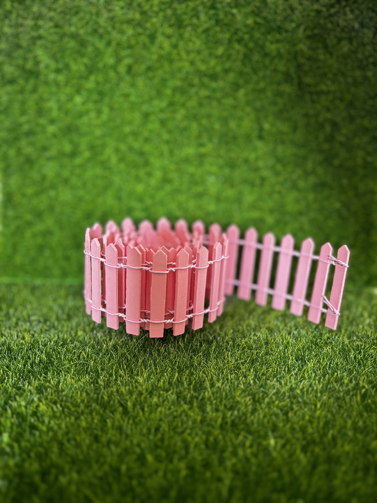 décoration jardin clôture miniature bois moderne lignes verticales simple opaque