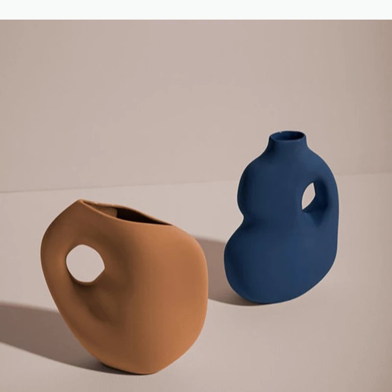 vase céramique forme organique asymétrique moderne minimaliste couleur beige terracotta rose bleu marine