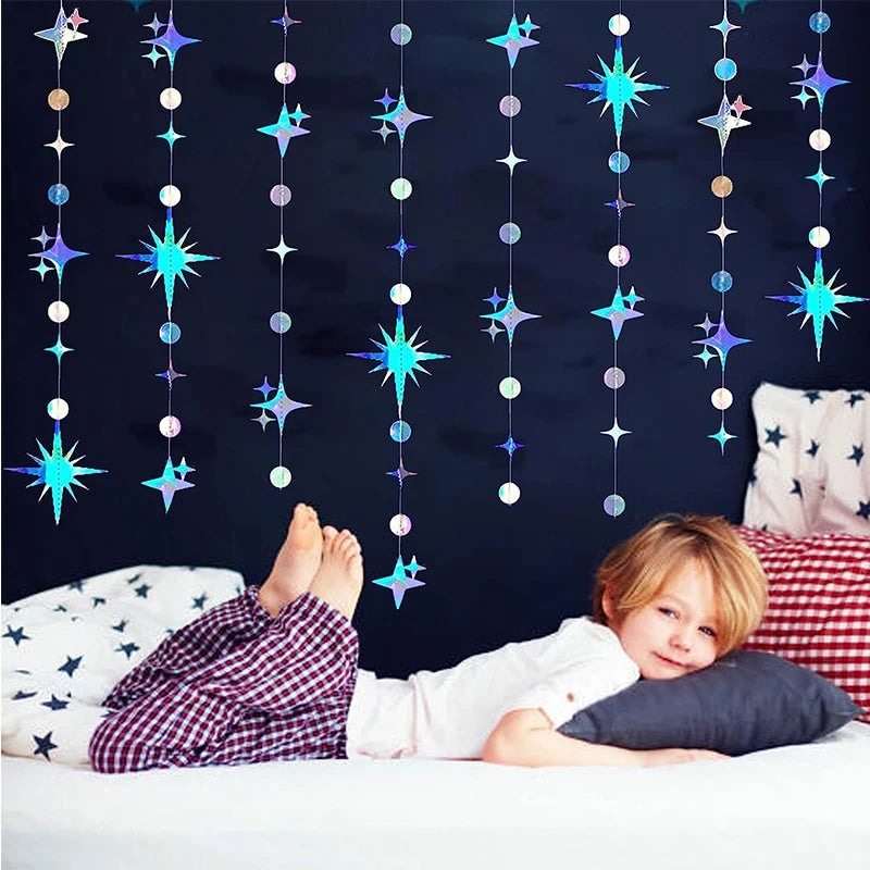 guirlande décorative multicolore stars lunes cercles effet holographique iridescent enfantin cosmique festif