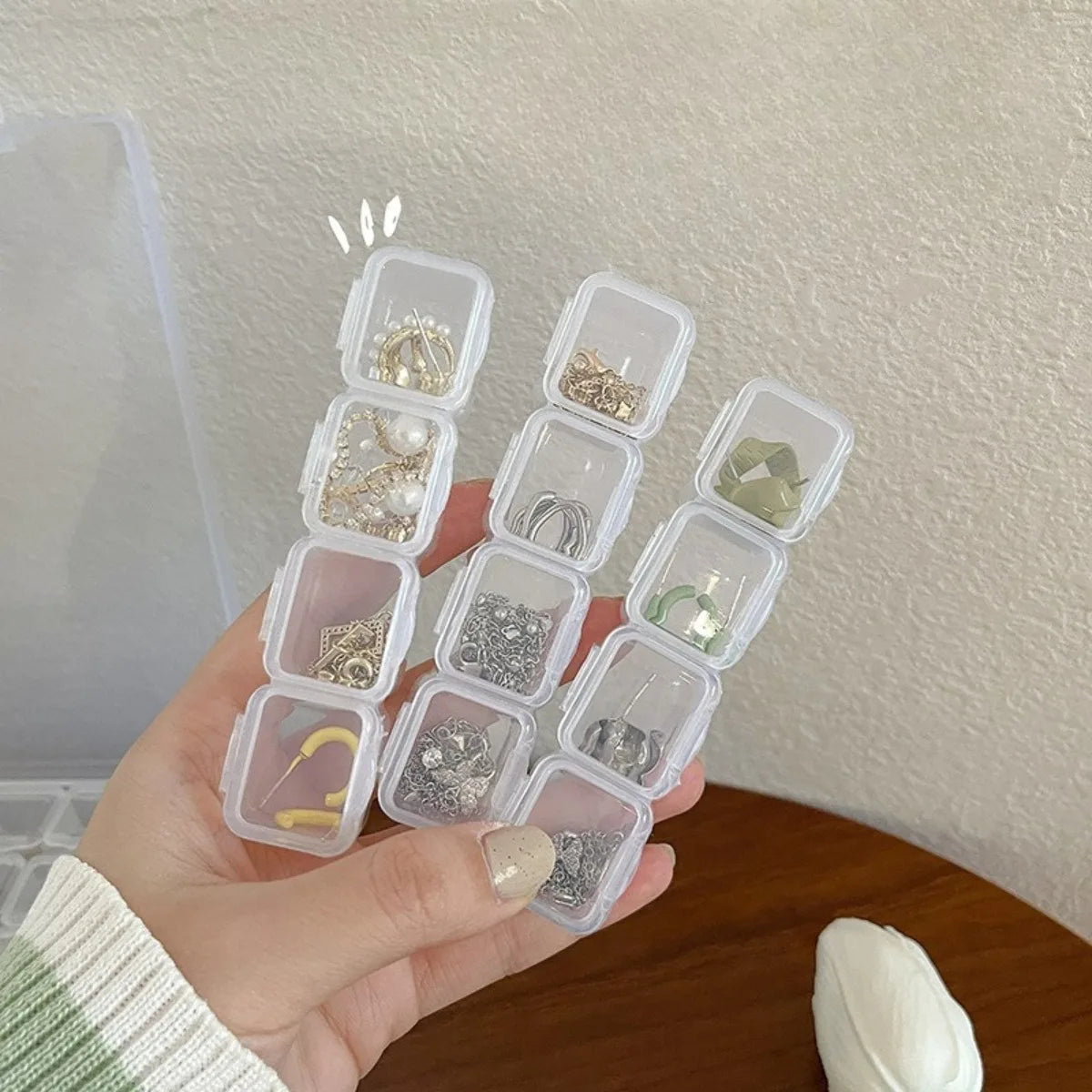 boîte rangement bijoux transparente clips compartiments breloques pendants modernes pratique plastique
