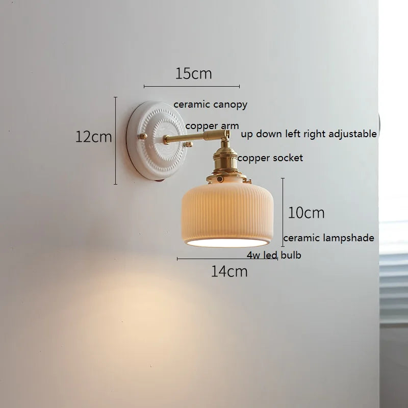 lampe murale vintage blanc doré texture relief ampoule led interrupteur chaîne éclairage quotidien moderne