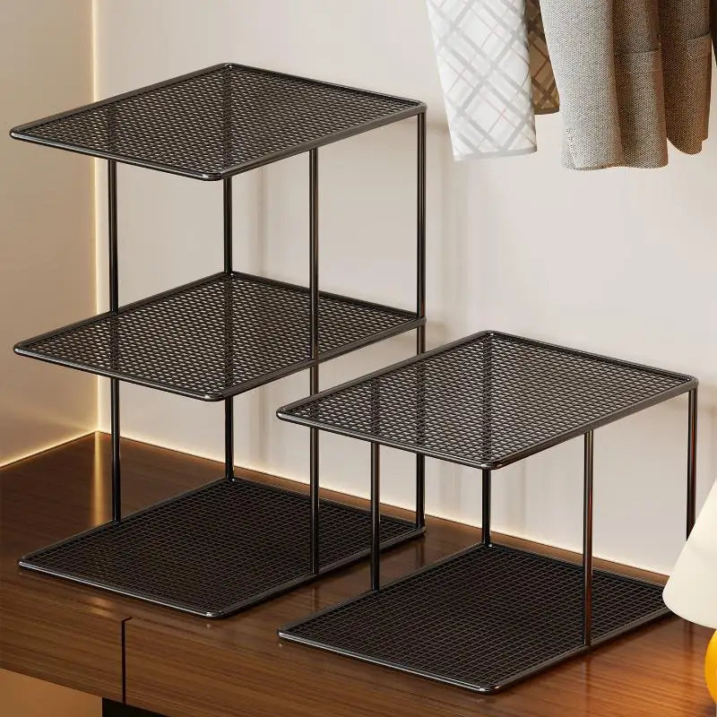 étagère trois niveaux maille métallique moderne minimaliste rangement armoire outils organisation noire blanche
