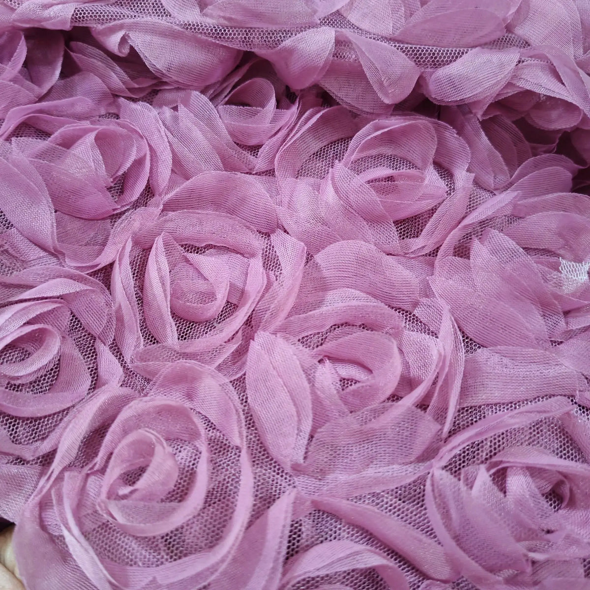 ruban forme roses tissu semi transparent polyester décoration robe mariée occasionnelle romantique blanc roseclair