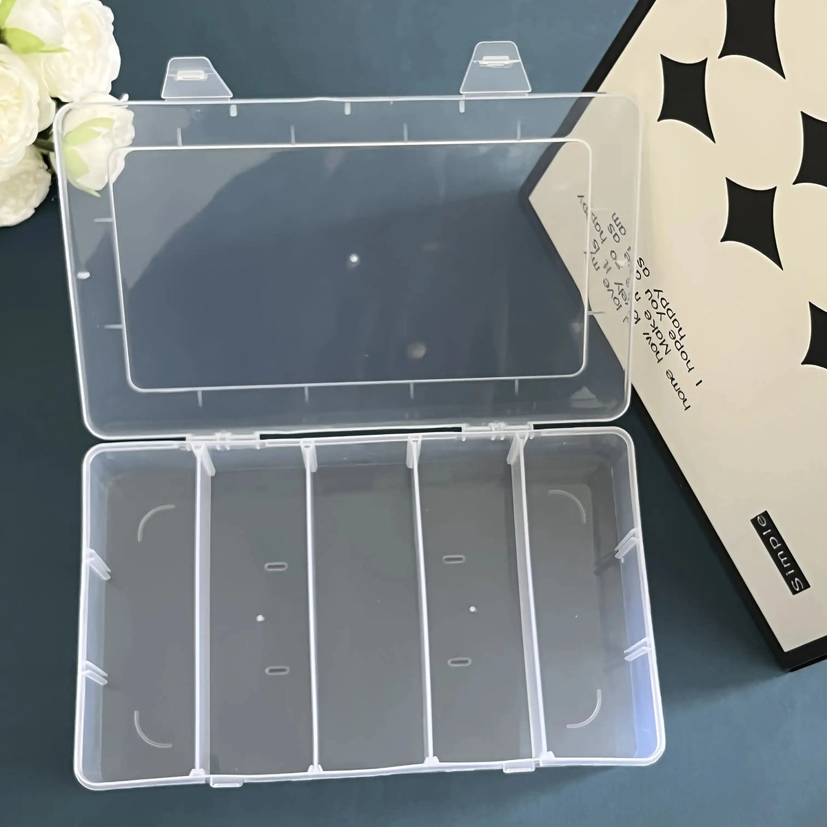 boîte rangement transparente moderne pratique clips compartiments outils vis accessoires organisation atelier maison