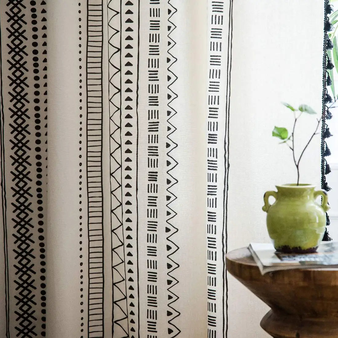 rideau boho chic motif géométrique franges noires coton opaque beige noir chambre salon