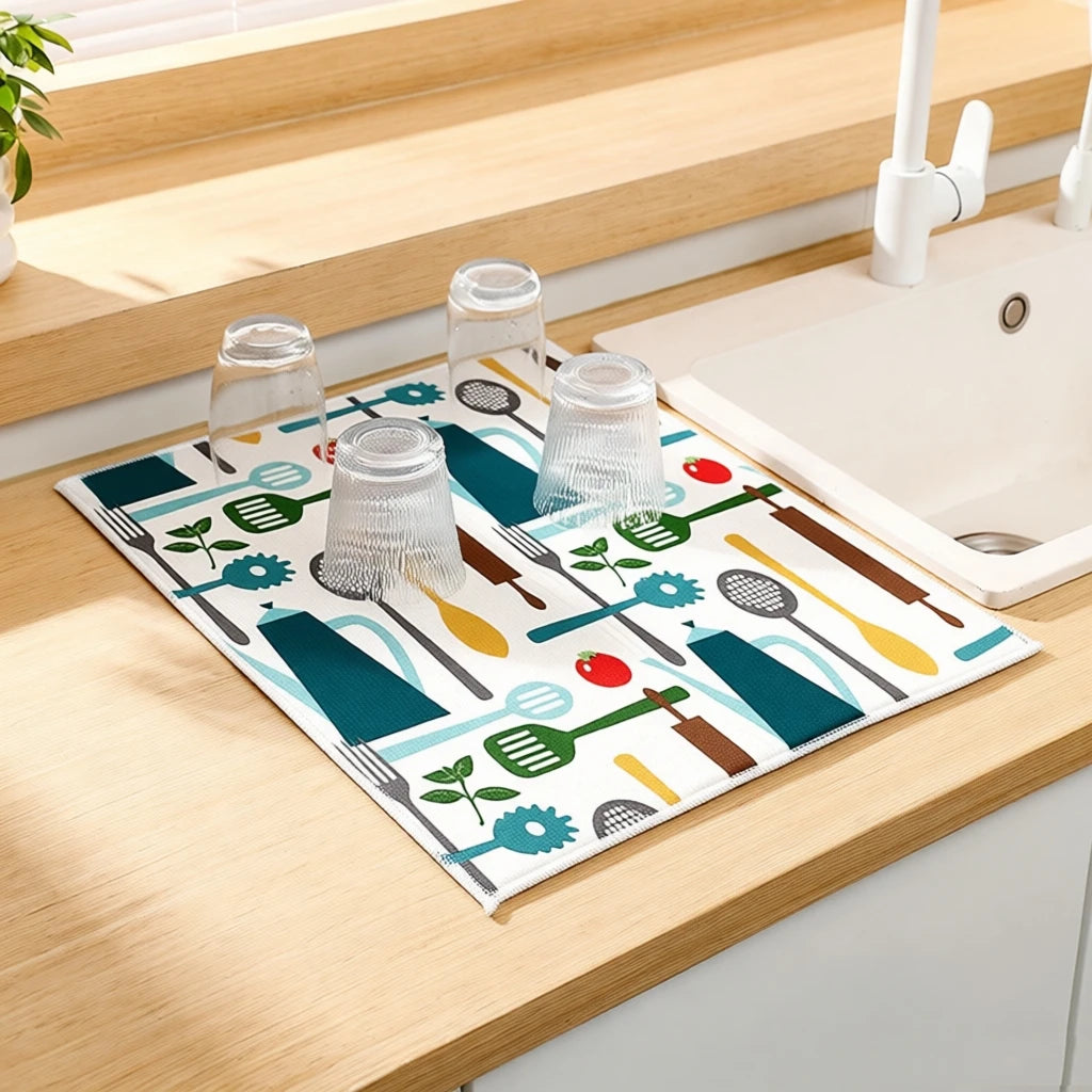 tapis cuisine gris blanc motif géométrique moderne assiettes verres couverts bol cuillère assaisonnement 50cm