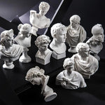 bustes sculptés resine blanc details fins antique figures grecques decor