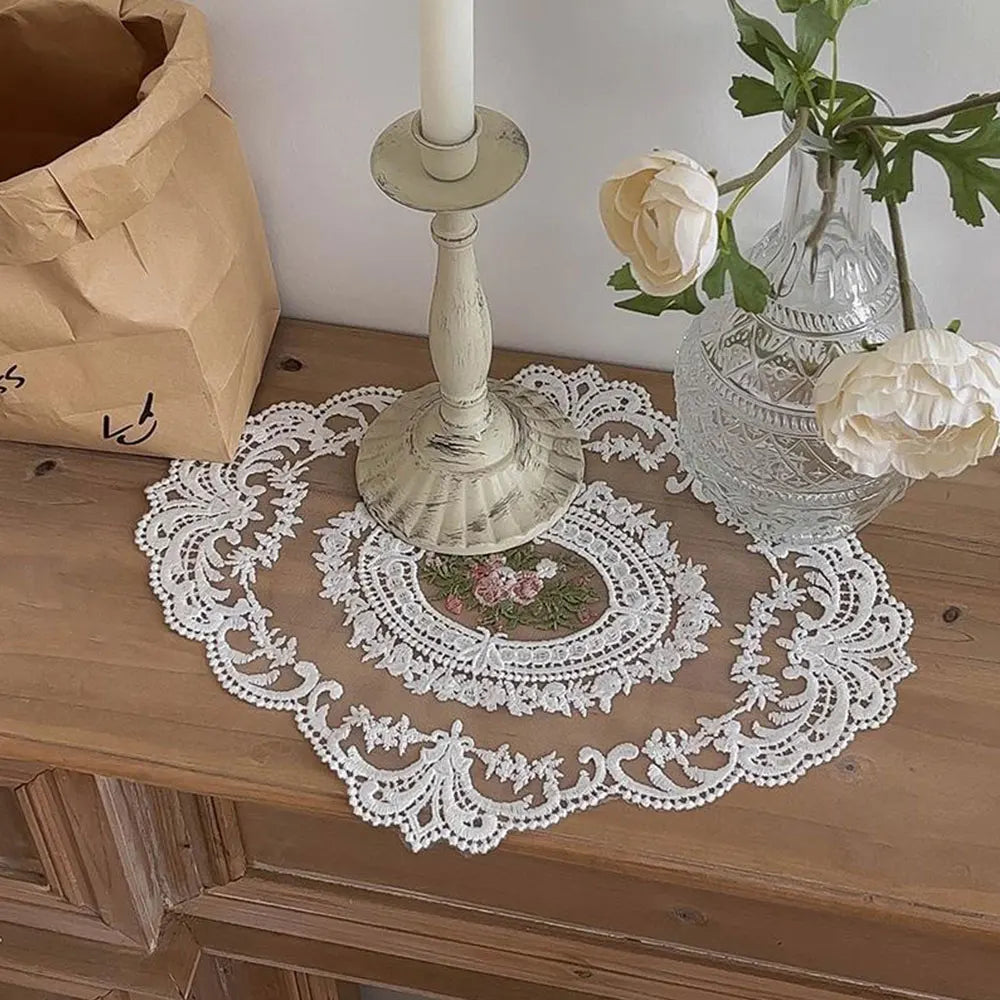 nappes dentelle brodée rose vintage shabby chic semi transparentes motifs floraux blanc beigeclair