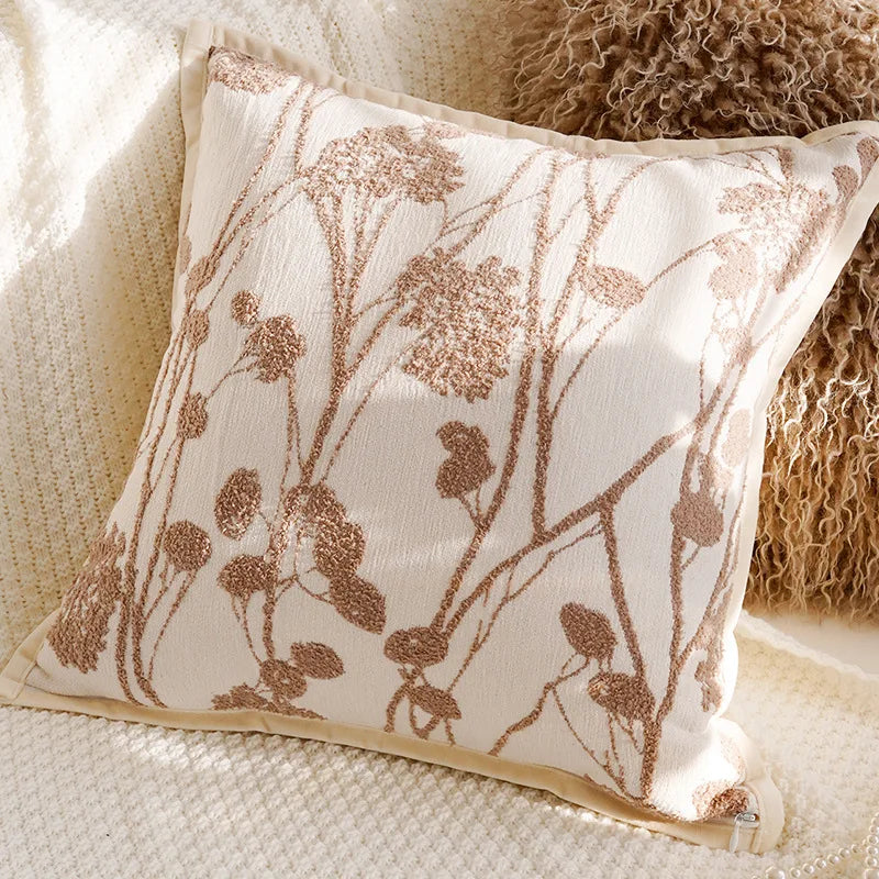 housse coussin décorative motif floral beige marron texture douce canapé lit salon moderne élégant