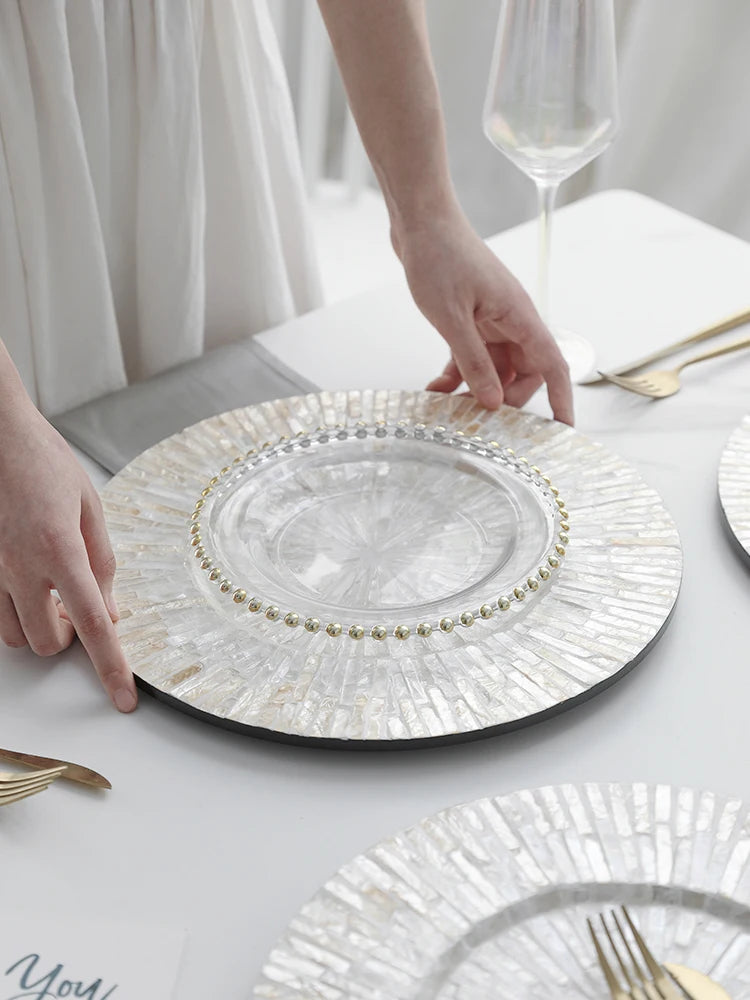 assiette mosaïque pierre bordure dorée moderne élégante décoration table blanche luxe fête mariage