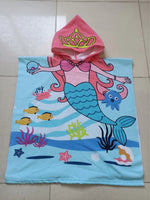 serviette plage microfibre enfant dessin animé sirène poissons bleu clair rose bleu jaune vert