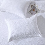 couette coton brodée motif floral blanc oreillers fixés classique ensemble lit