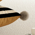 taie d'oreiller carrée velours moderne rayures pompons vert beige noir