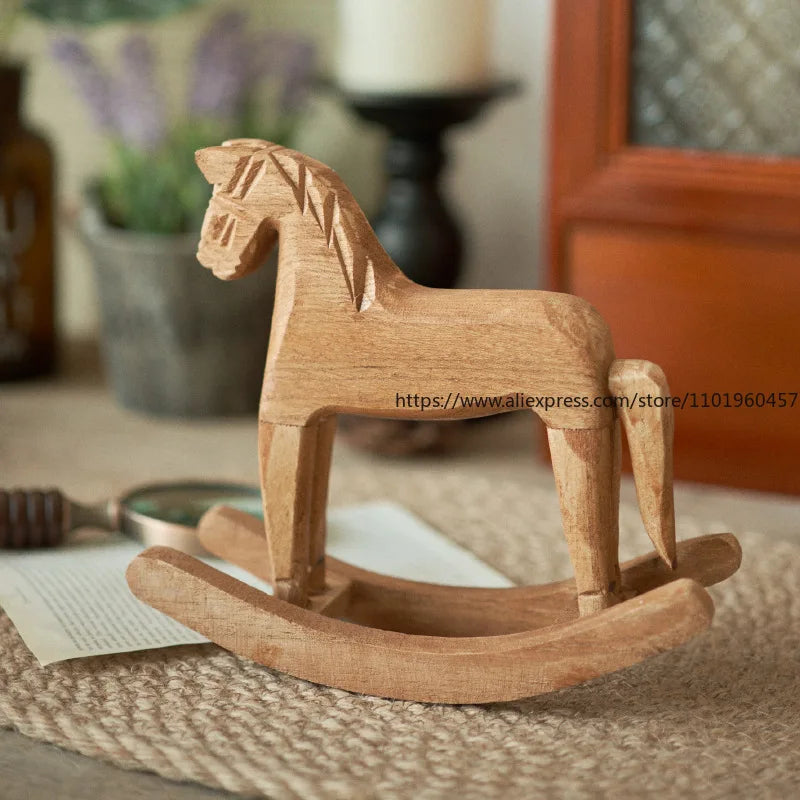 cheval bascule bois sculpté traditionnel décor maison artisanal nature opaque sans fixation 19cm 6.5cm
