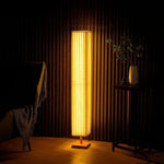 lampe sol led moderne tricot rayures horizontales blanc beige base bois