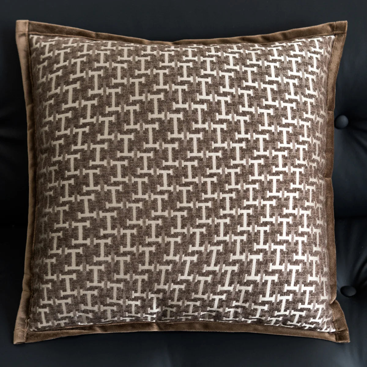 housse coussin marron motif arbre moderne décoration intérieure jacquard polyester 30x50cm 45x45cm fixations