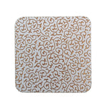 Motifs décoratifs abstraits et organiques au design élégant sur une surface blanche.