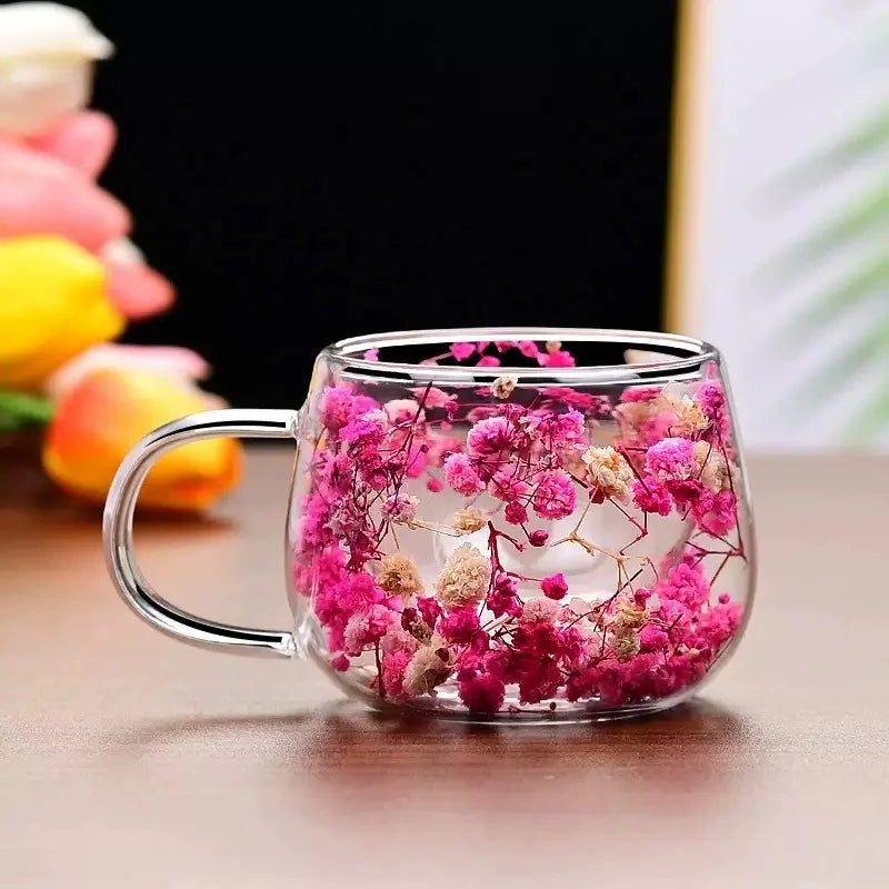 tasse verre double paroi fleurs séchées transparente poignée cuillère dorée moderne