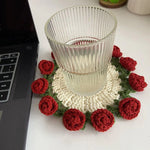 placemat motif floral roses blanches rouges vert artisanal table décoration