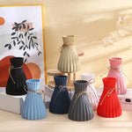 vases plissés modernes minimalistes noir bleu gris rose beige opaques