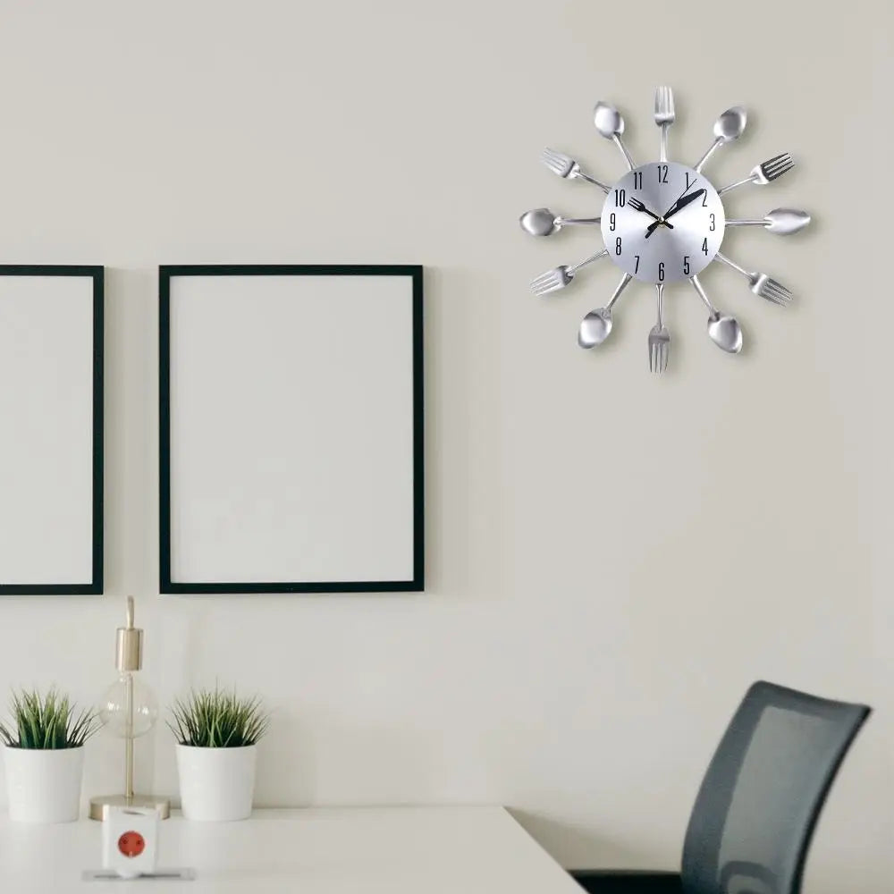 horloge murale moderne argentée forme cuillère fourchette unique