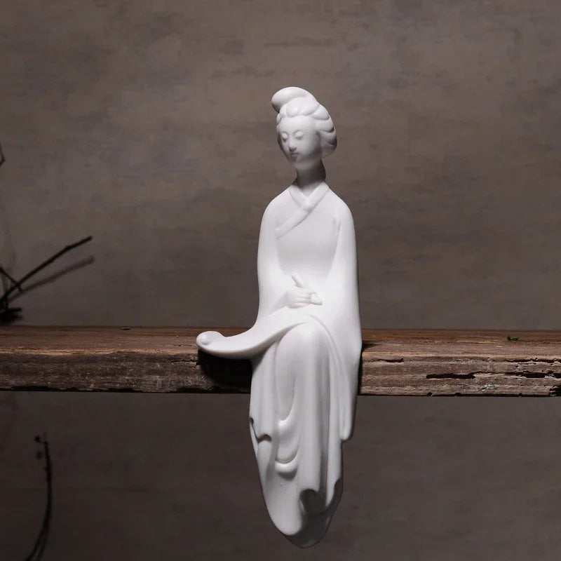 statuette chinoise traditionnelle femme robe longue décoration intérieure blanc classique délicat occasion noël valentin