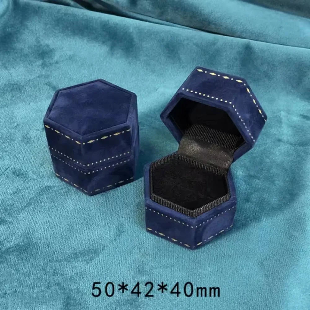 boîte bijoux velours rose verte bleu moderne élégante rangement bague mariage anneaux hexagonale fente