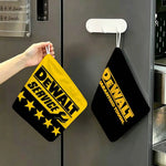 serviette cuisine jaune noir logo dewalt étoiles dorées séchage rapide pratique moderne