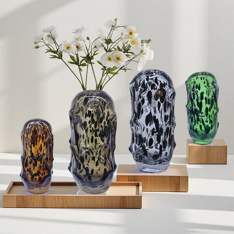 vases modernes transparents colorés points ondulés marron vert noir bleu