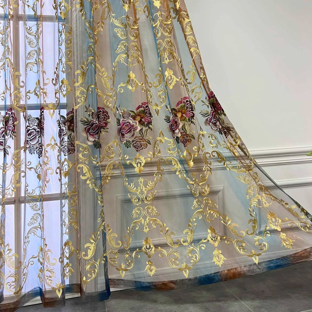 rideau floral transparent gris doré bleu élégant tulle brodé anneaux fenêtre maison