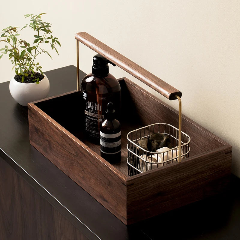 caisse cosmétiques bois foncé rangement maquillage minimaliste poignée dorée lotion bouteille panier naturel