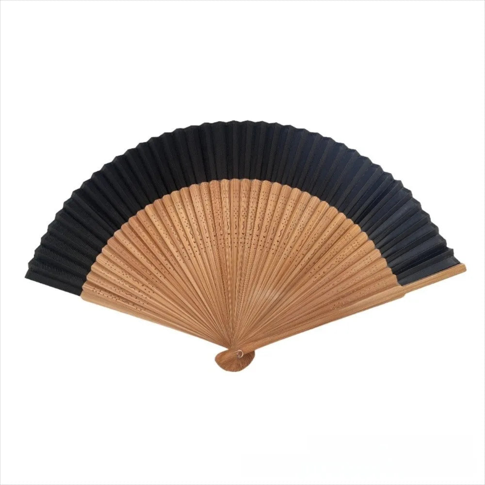 éventail traditionnel rose clair vert noir rayures géométriques opacité pliant bambou tissu pompon rouge