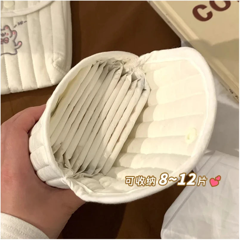 sac kawaii brodé protège slip hygiénique quilting bébé mignon porte protections blanc crème