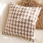 housse coussin décorative motif floral beige marron texture douce canapé lit salon moderne élégant