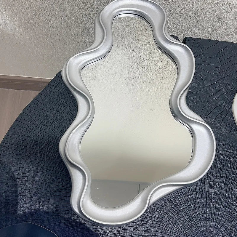 miroir moderne blanc noir or rose cadre ondulé intérieur décoration chambre salon