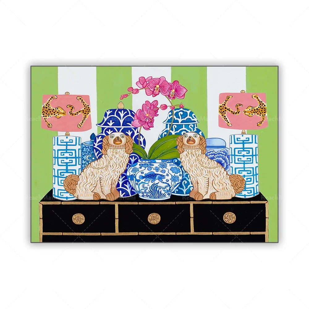 Cette image montre une scène colorée mettant en scène des statuettes de chien représentées avec des motifs floraux et décoratifs dans un style asiatique.