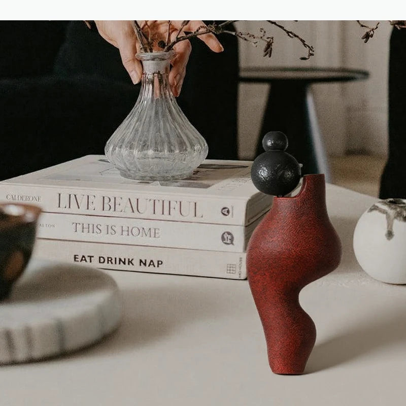 sculpture abstraite moderne rouge noir minimaliste décoration intérieure artistique contemporaine