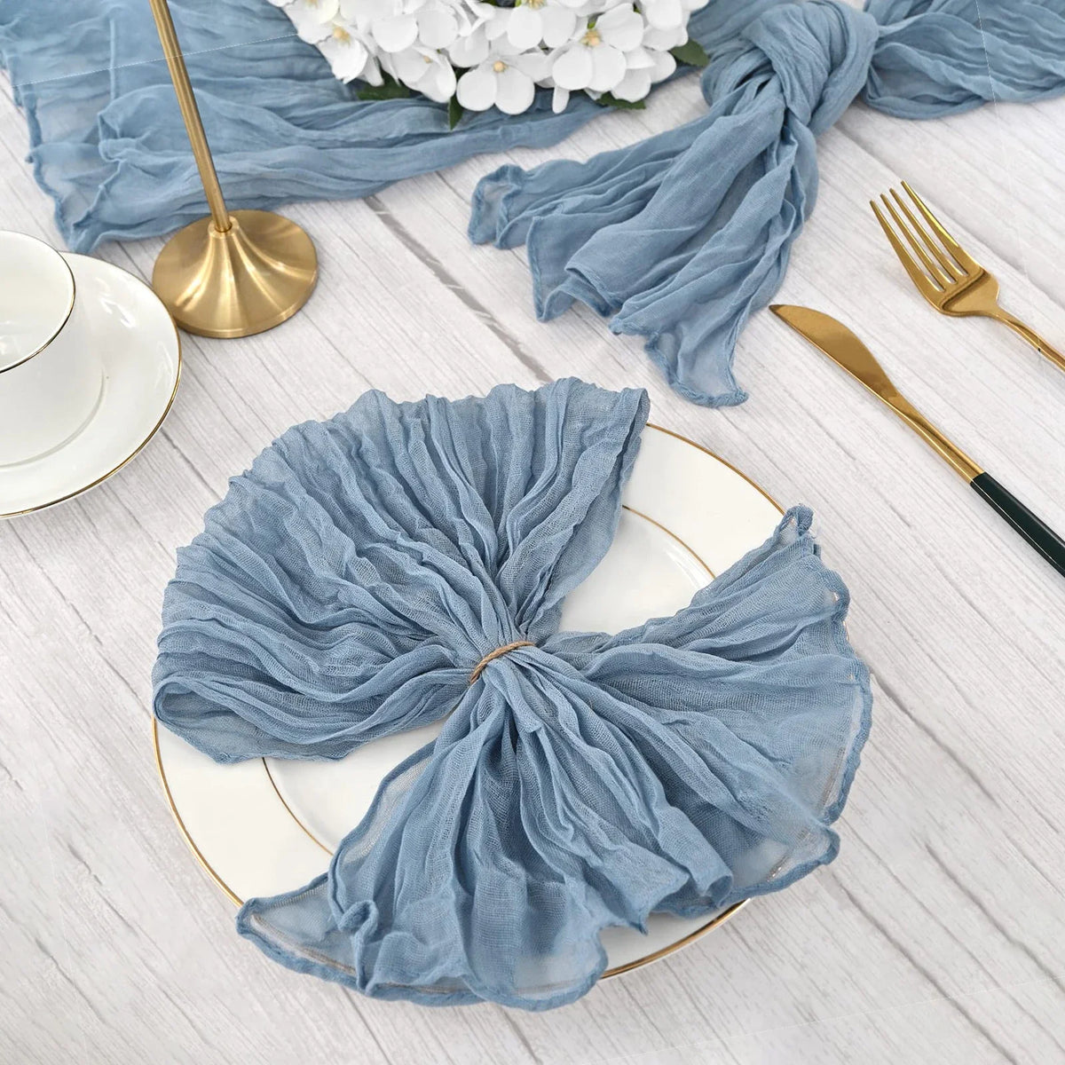 serviettes plissées bleu clair moderne élégantes 50x50cm polyester mariage décoration table festive