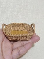miniature panier osier rustique accessoires maison poupée décoration rangement paille naturel artisanal
