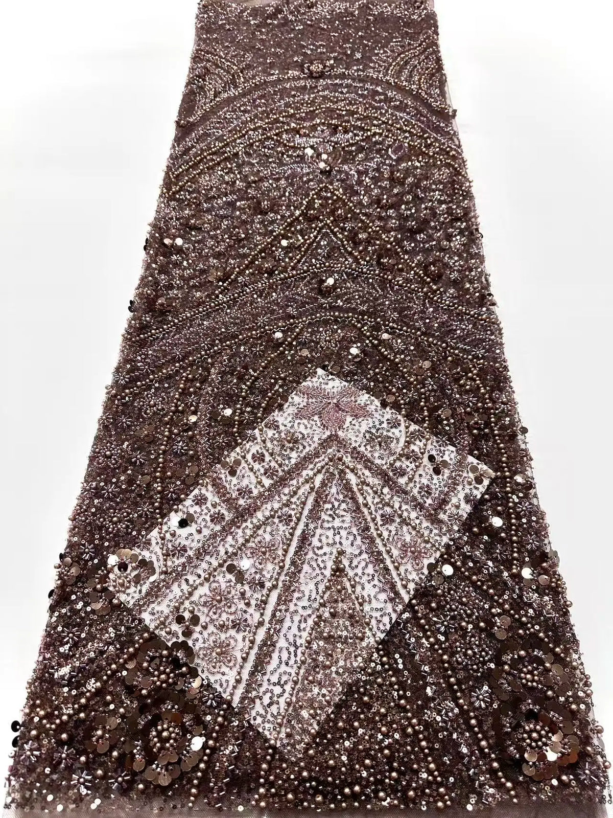 tissu décoratif vert olive noir doré rose pâle sequins motifs floraux broderie luxueux élégant
